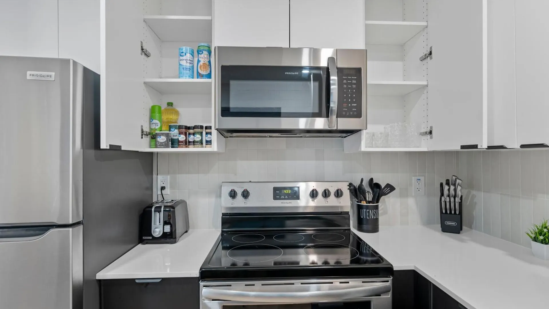 Biltmore 2Br Bungalow #4 - Workspace, Free Parking, Laundry, Patio! Phoenix United States