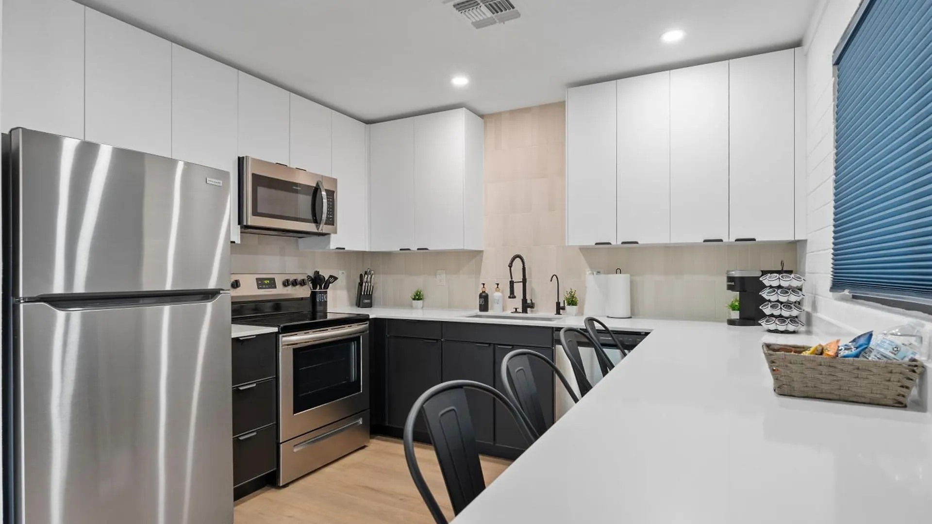 Apartment Biltmore 2Br Bungalow #4 - Workspace, Free Parking, Laundry, Patio! Phoenix United States